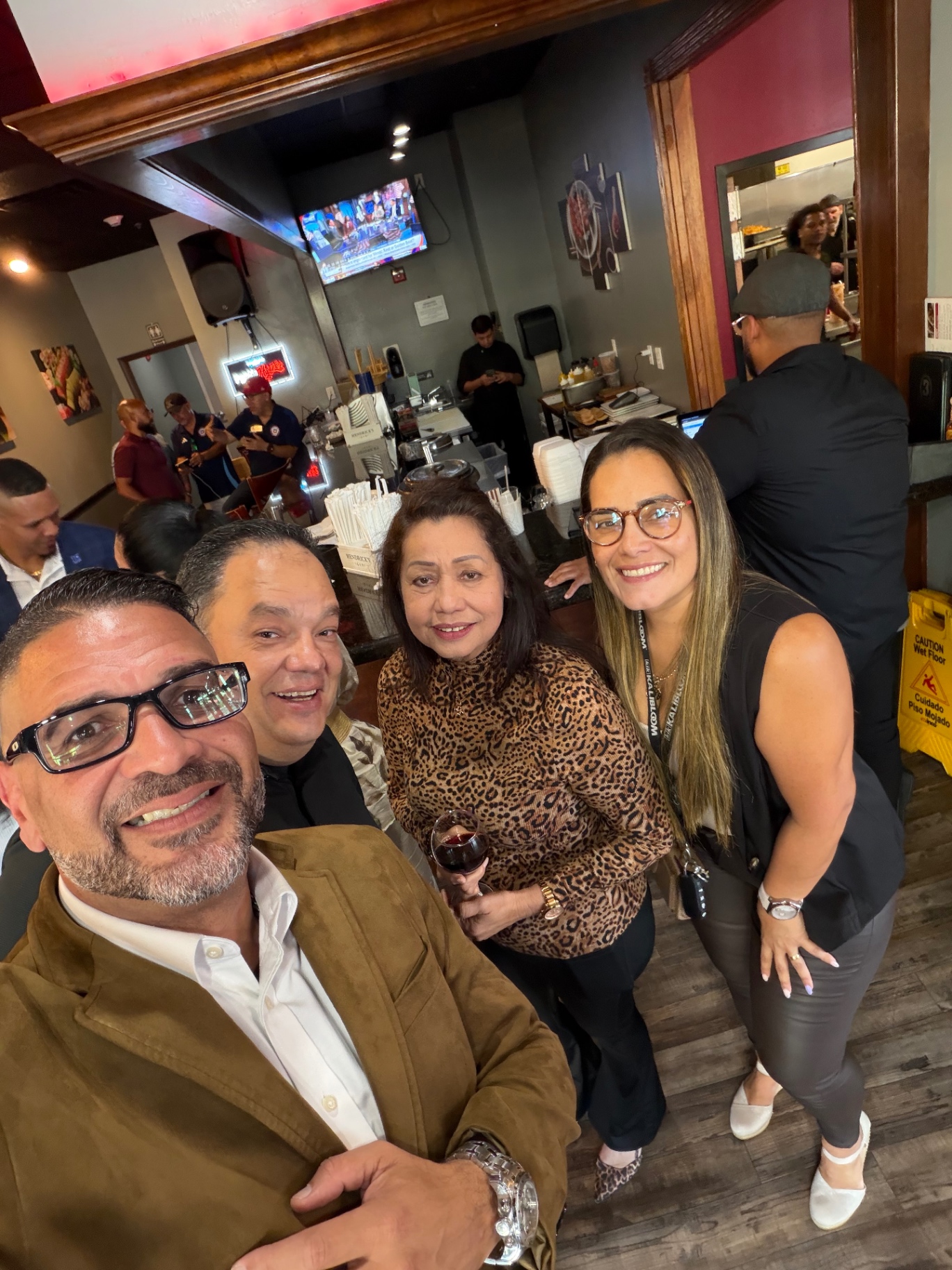Comunidad celebrando